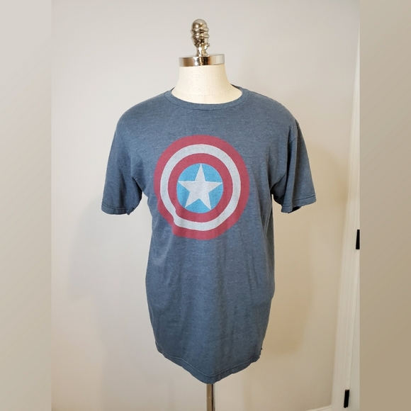 Marvel Captain America Shield Tee Shirt Size Large - Picture 1 of 3